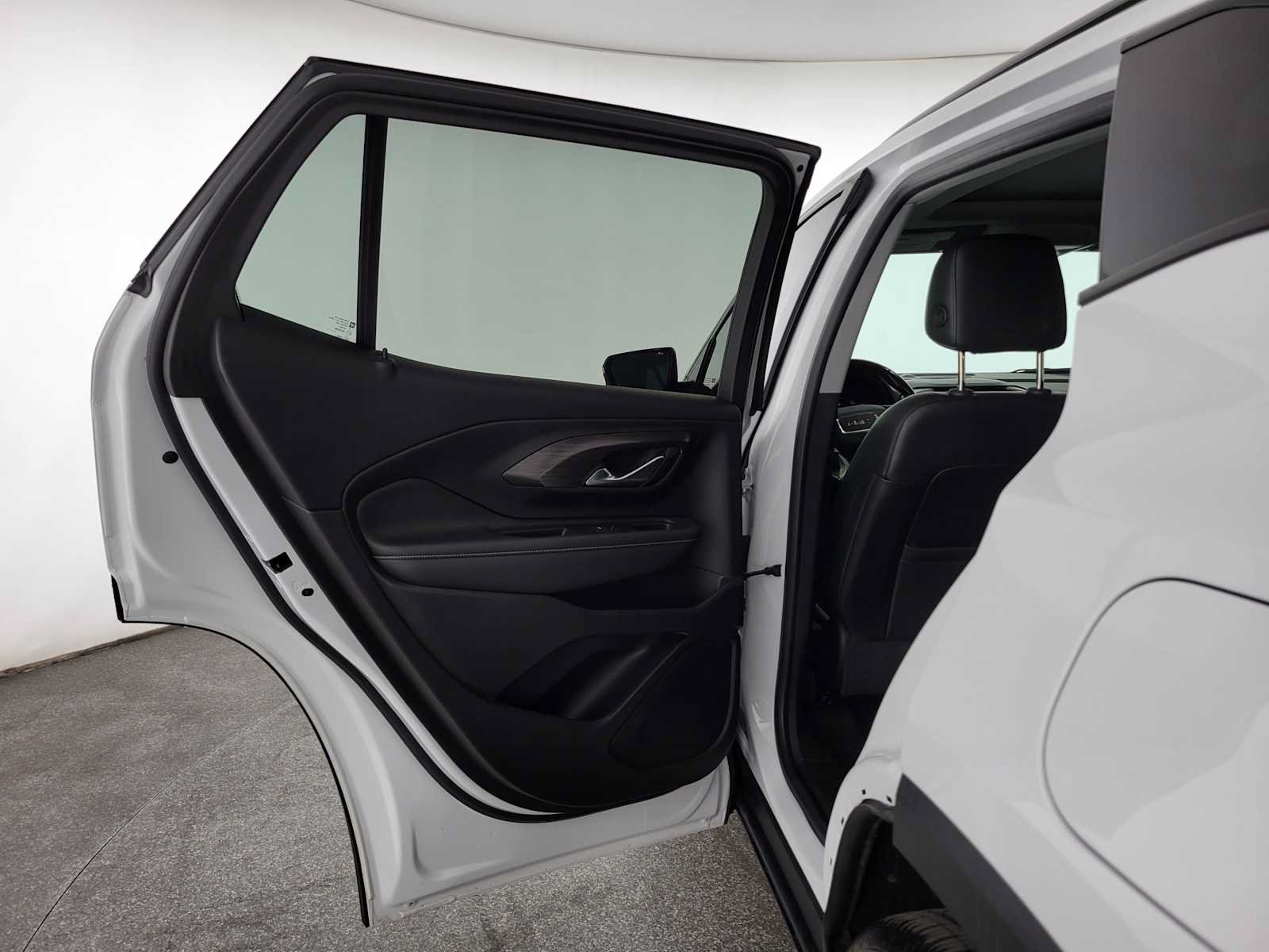 Used 2022 GMC Terrain SLT w/ Infotainment Package II FWD image 15