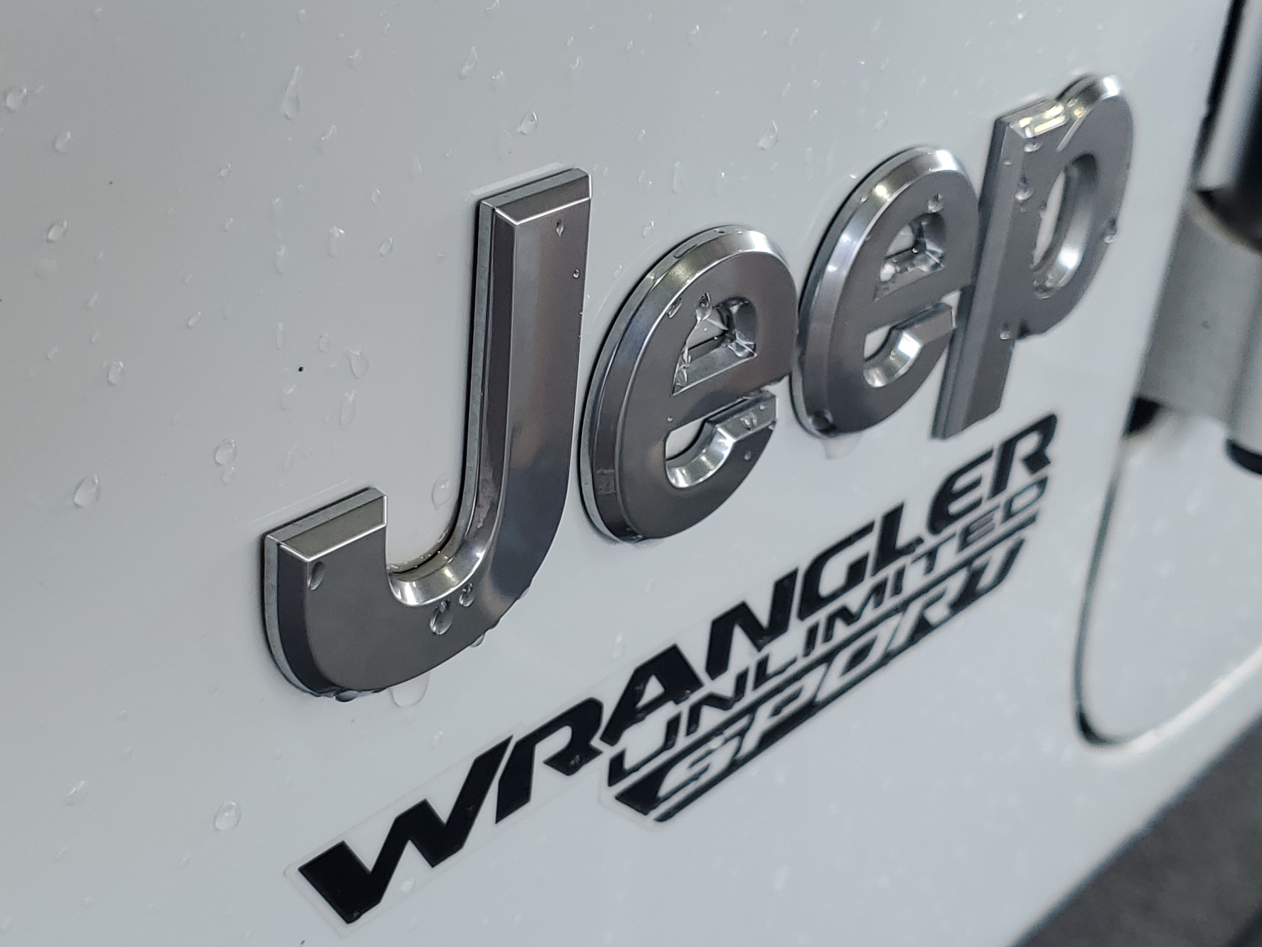 Used 2018 Jeep Wrangler Unlimited Sport AWD/4WD image 5