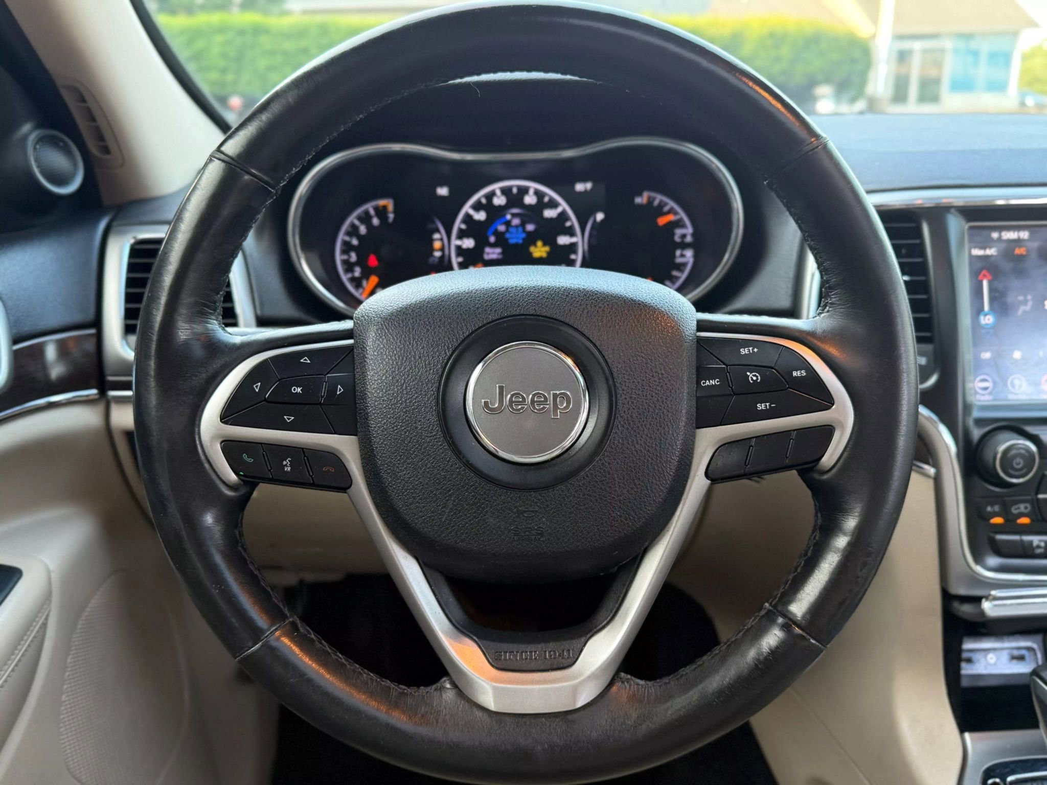 Used 2018 Jeep Grand Cherokee Limited image 21
