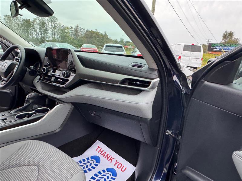 Used 2024 Toyota Highlander LE image 39