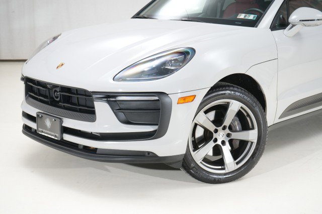 Used 2023 Porsche Macan image 7