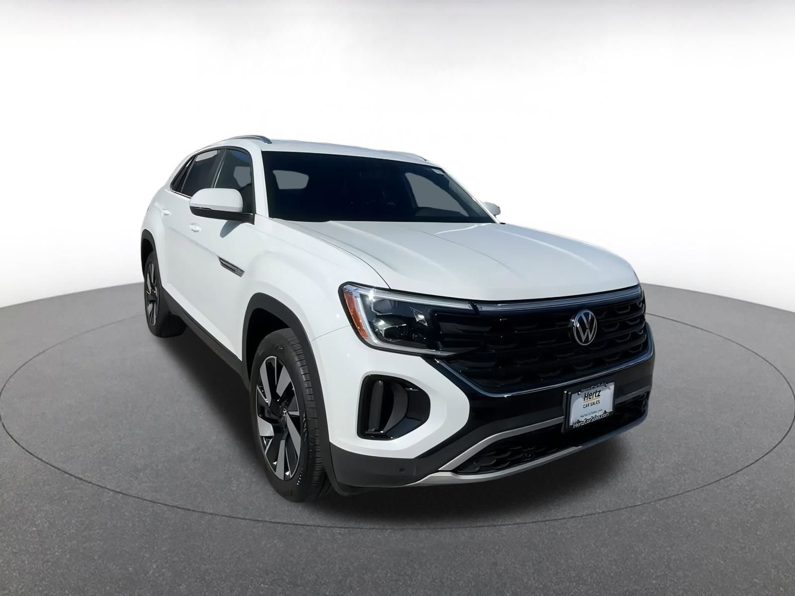 Used 2025 Volkswagen Atlas Cross Sport SE image 3