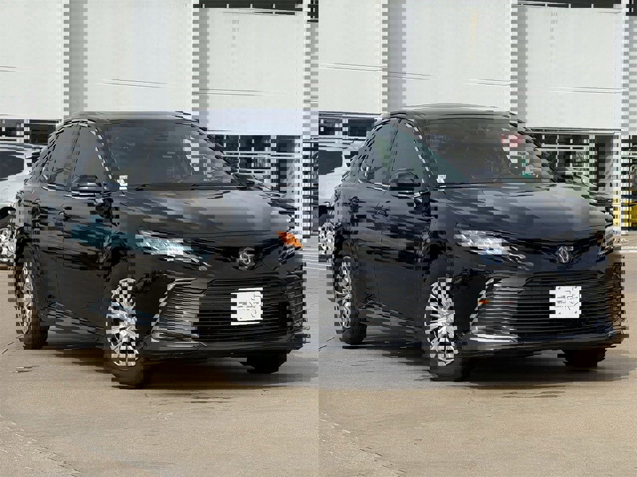 Used 2023 Toyota Camry LE image 2