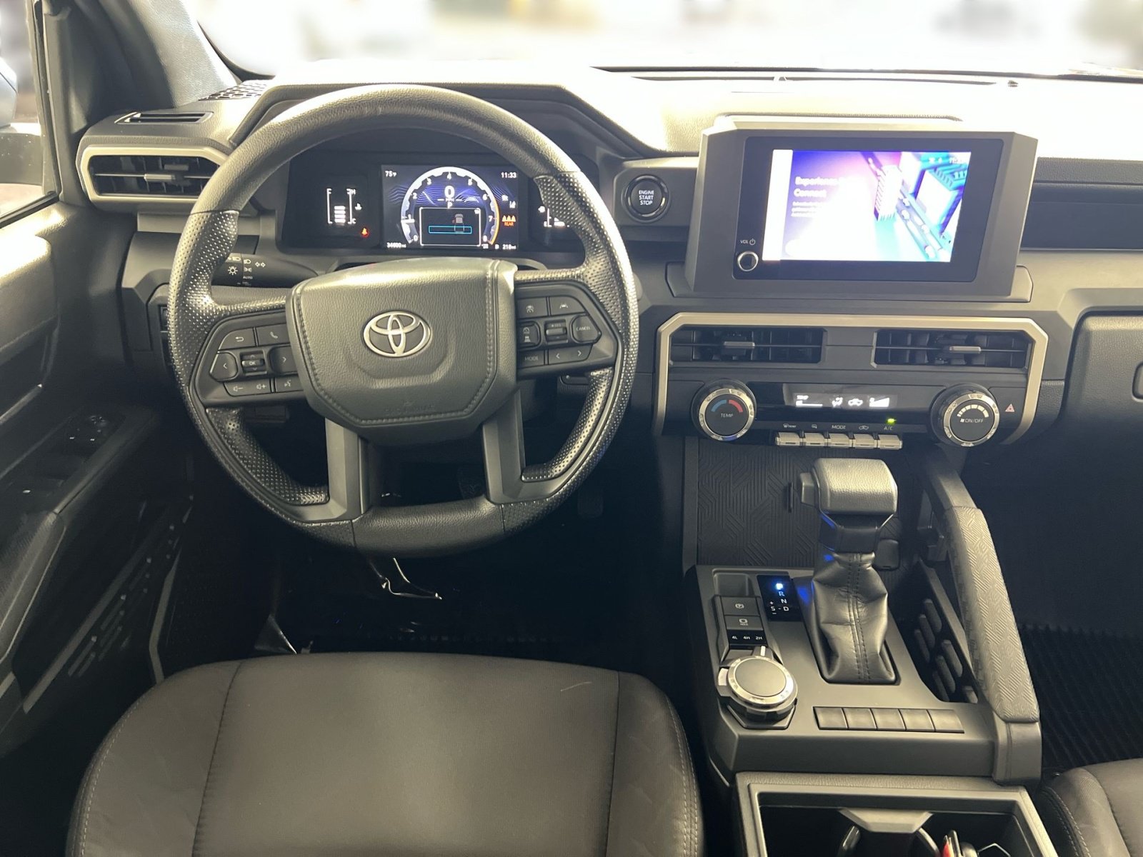Used 2025 Toyota Tacoma SR w/ SR Upgrade Package AWD/4WD image 23
