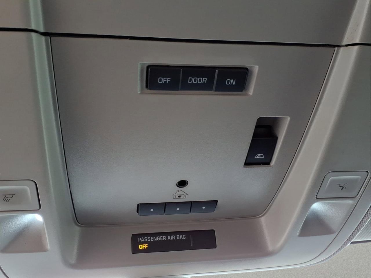 Used 2017 Chevrolet Silverado 1500 LT w/ Midnight Edition image 19