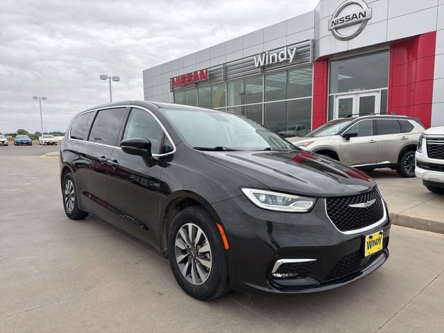 Used 2024 Chrysler Pacifica Limited