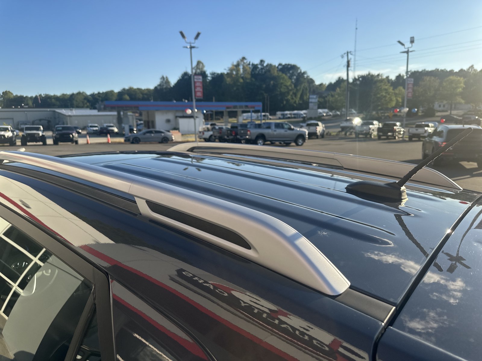Used 2025 Hyundai Venue SEL FWD image 24