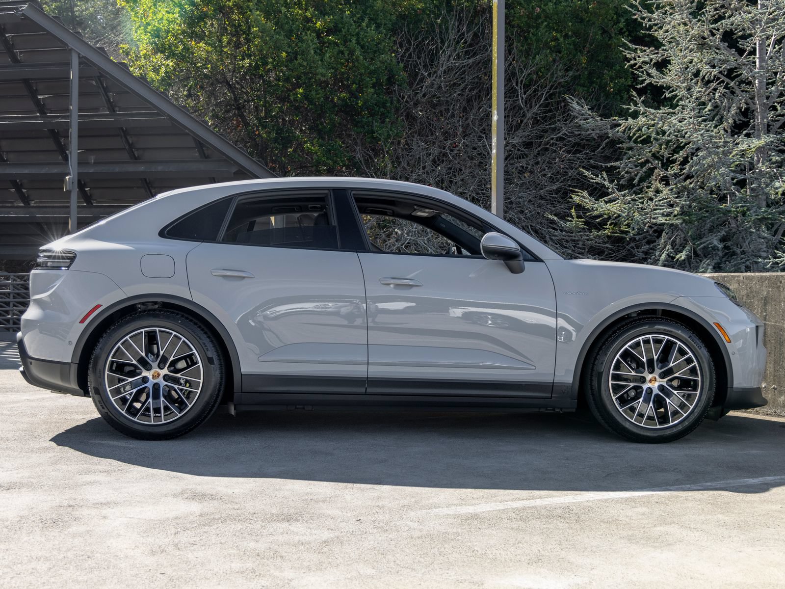 New 2026 Porsche Macan Electric RWD image 12