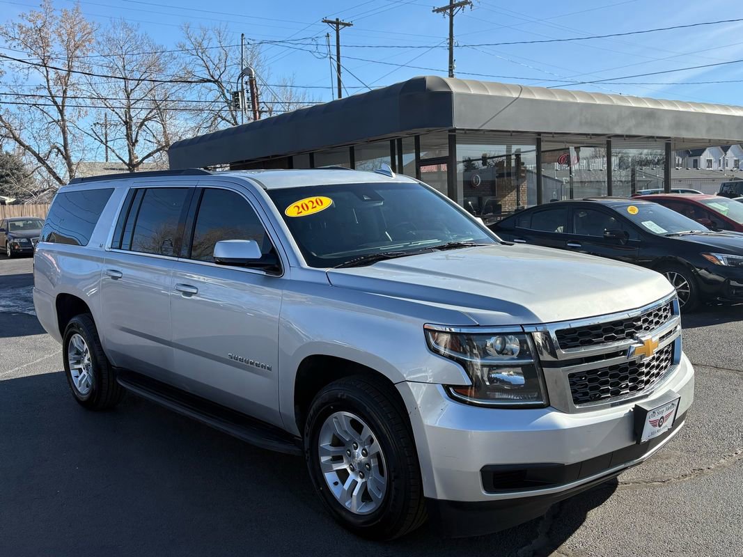 Used 2020 Chevrolet Suburban LT image 1