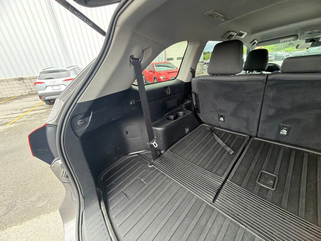 Used 2019 Toyota Highlander LE AWD/4WD image 39