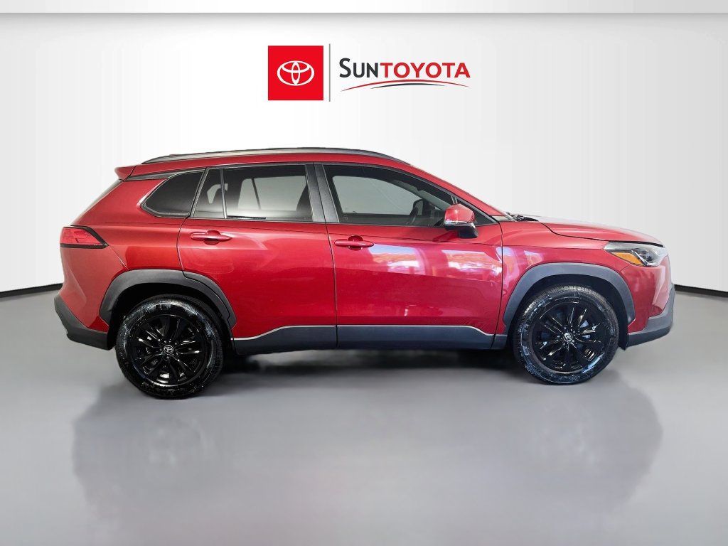 Used 2022 Toyota Corolla Cross LE w/ Moonroof Package FWD image 2
