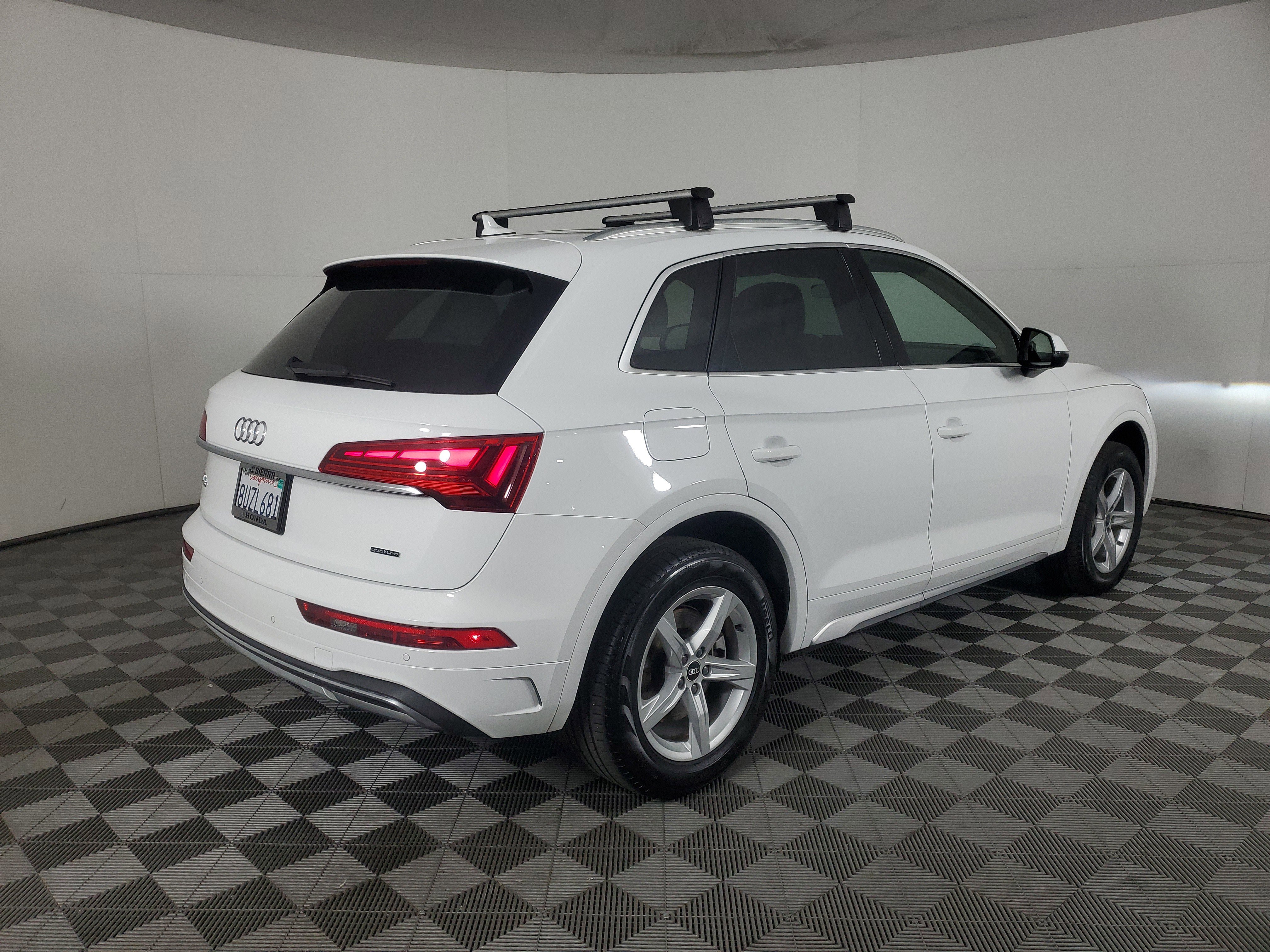 Used 2021 Audi Q5 2.0T Premium w/ Convenience Package AWD/4WD image 4