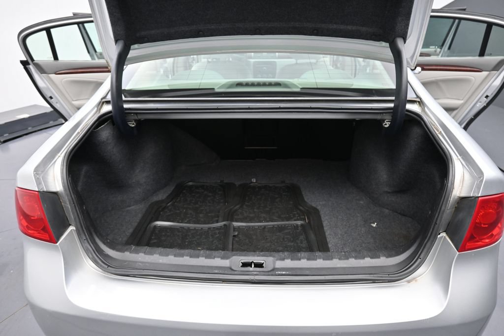 Used 2009 Buick Lucerne CX FWD image 31