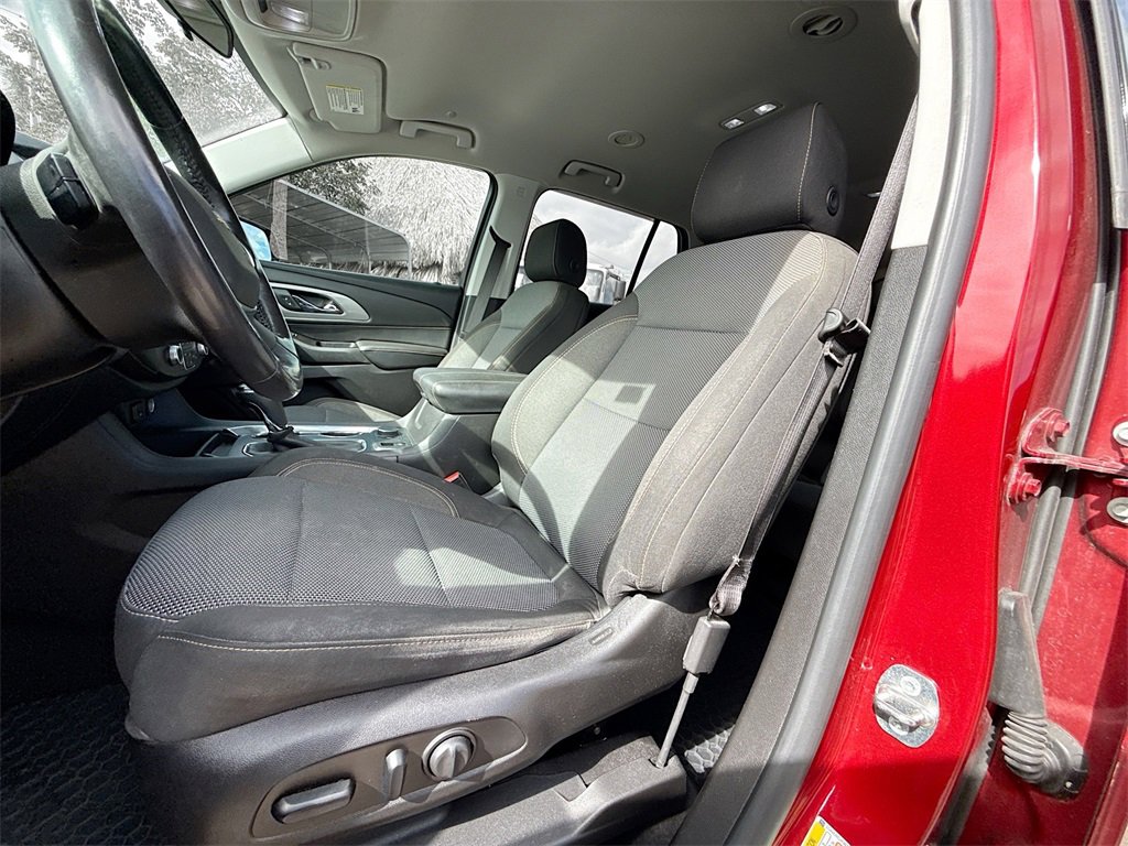 Used 2018 Chevrolet Traverse LT image 23