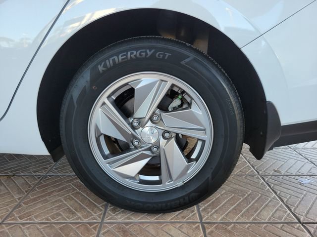 Used 2024 Hyundai Elantra SE image 27