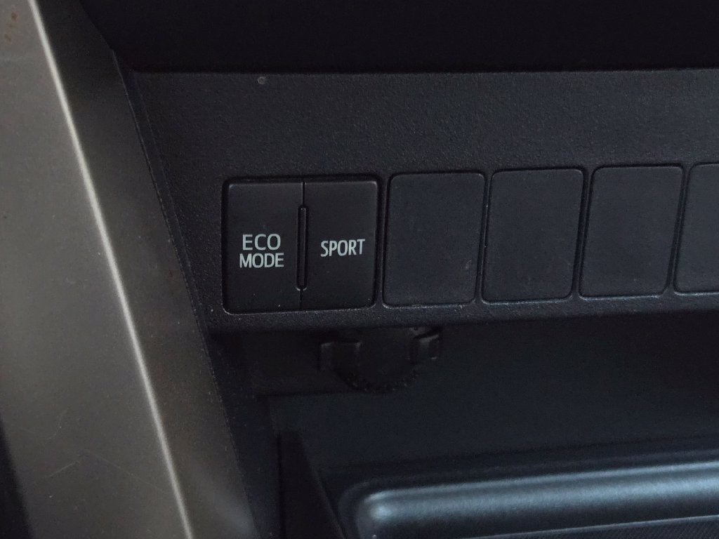 Used 2015 Toyota RAV4 LE AWD/4WD image 20