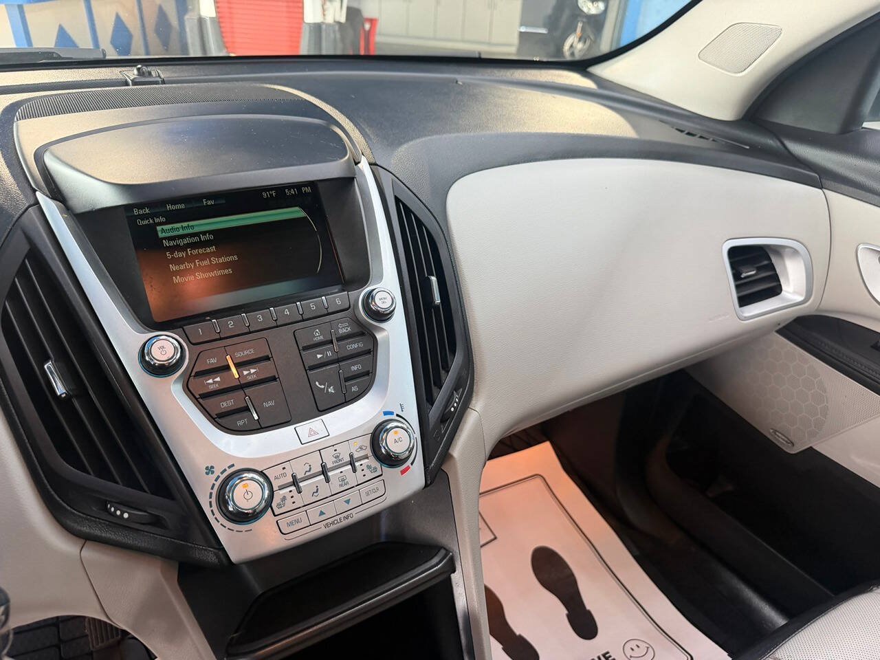 Used 2016 Chevrolet Equinox LTZ w/ Enhanced Convenience Package FWD image 28