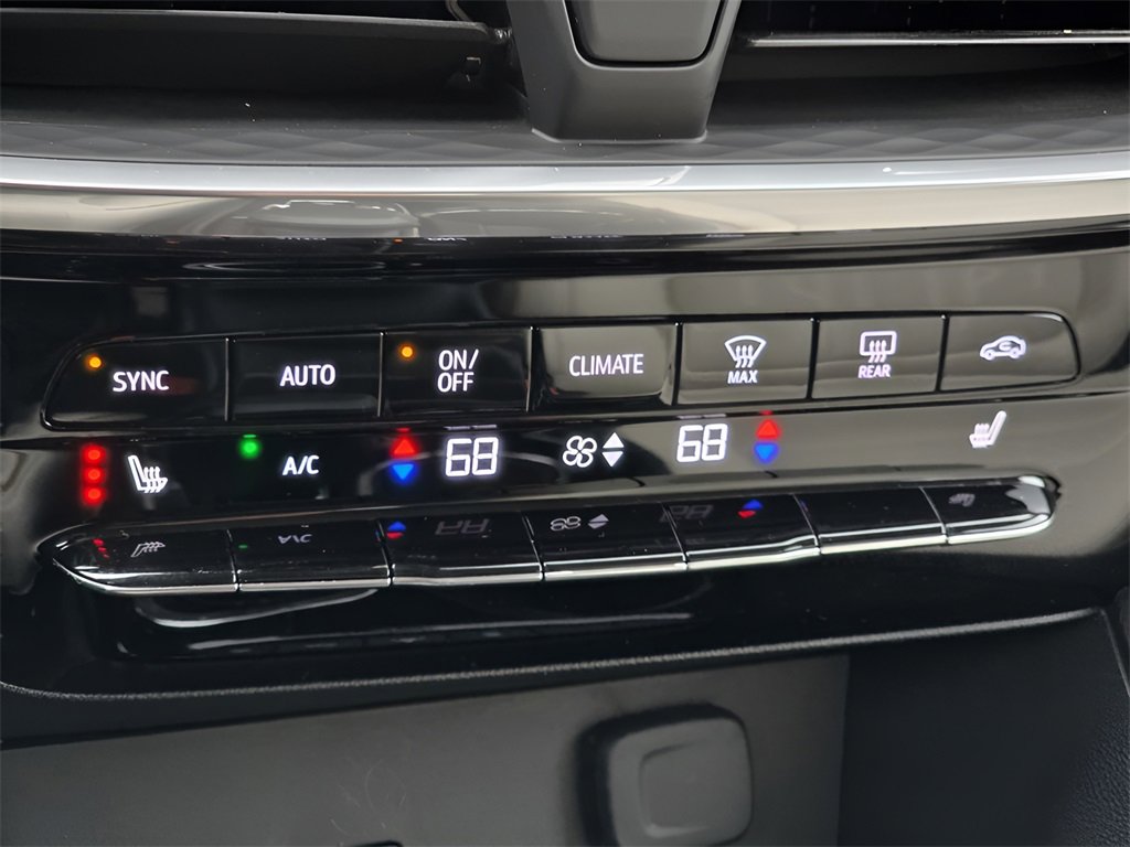 Used 2024 Buick Encore GX Avenir w/ Avenir Convenience Package image 34