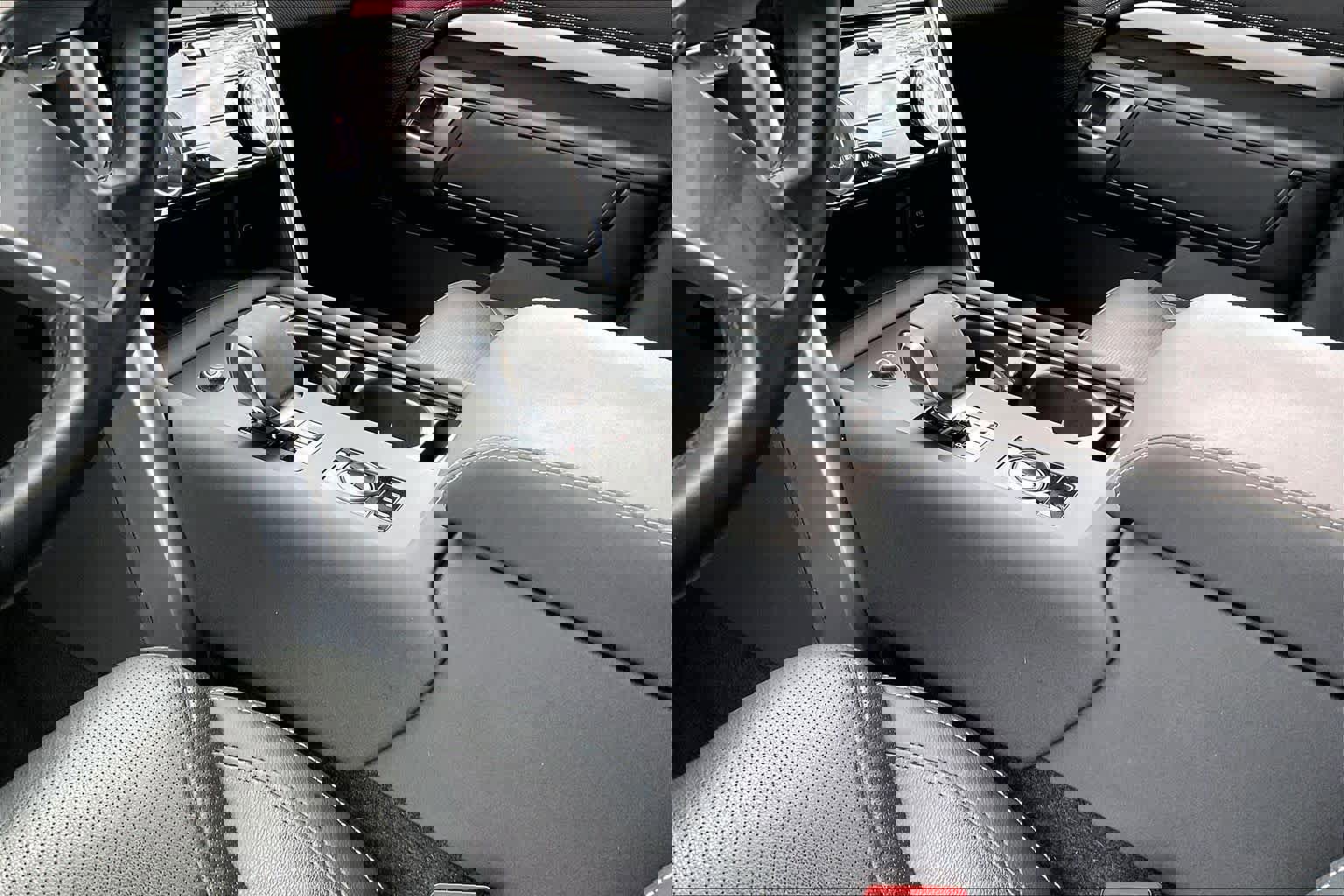 Used 2023 Land Rover Discovery S R-Dynamic image 19