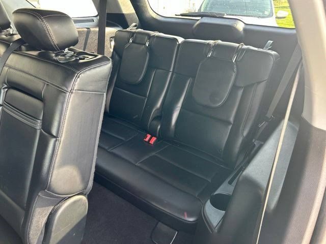 Used 2021 Ford Explorer XLT w/ Equipment Group 202A AWD/4WD image 44
