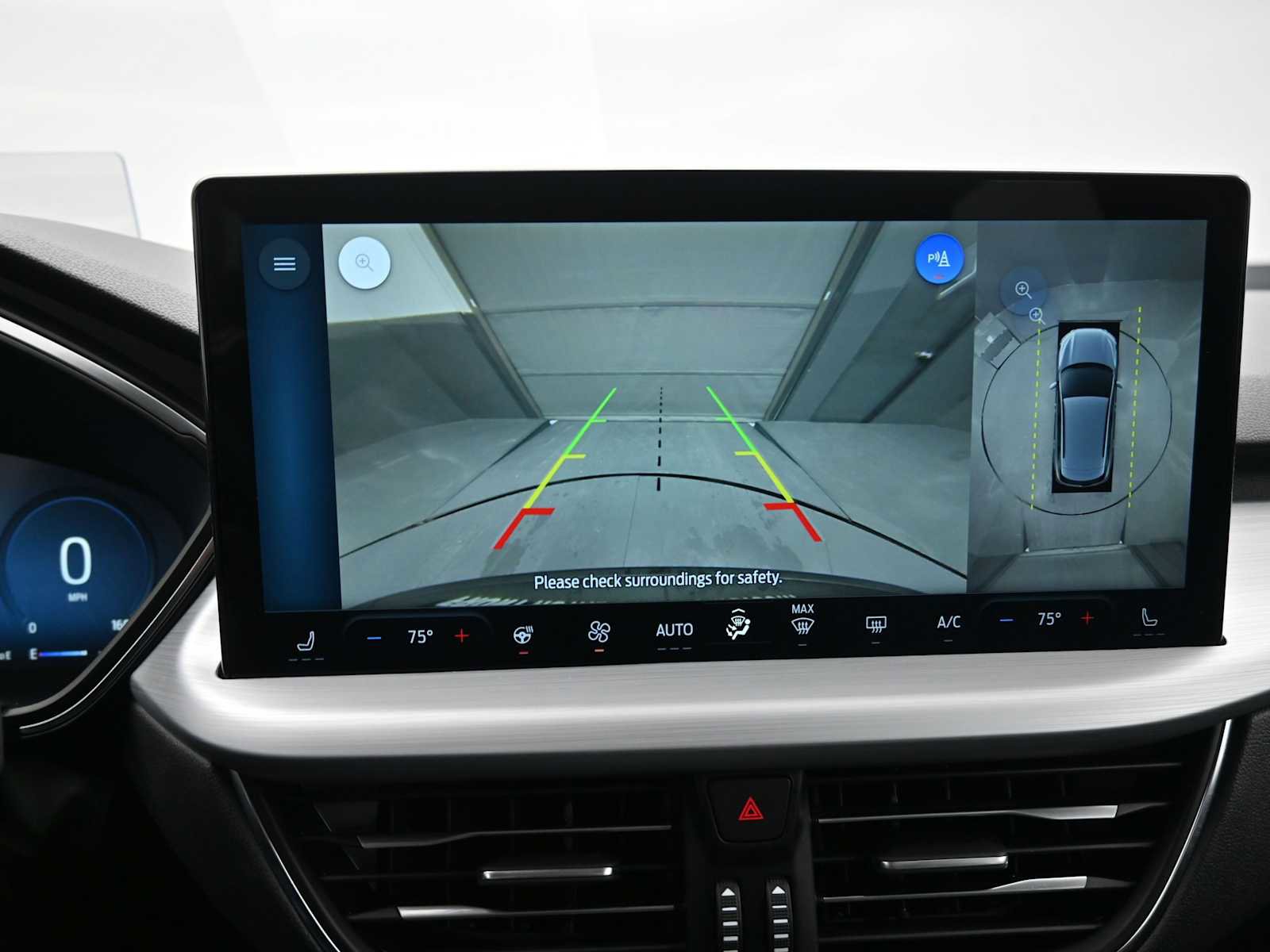 Used 2025 Ford Escape SE w/ PHEV Premium Package image 14