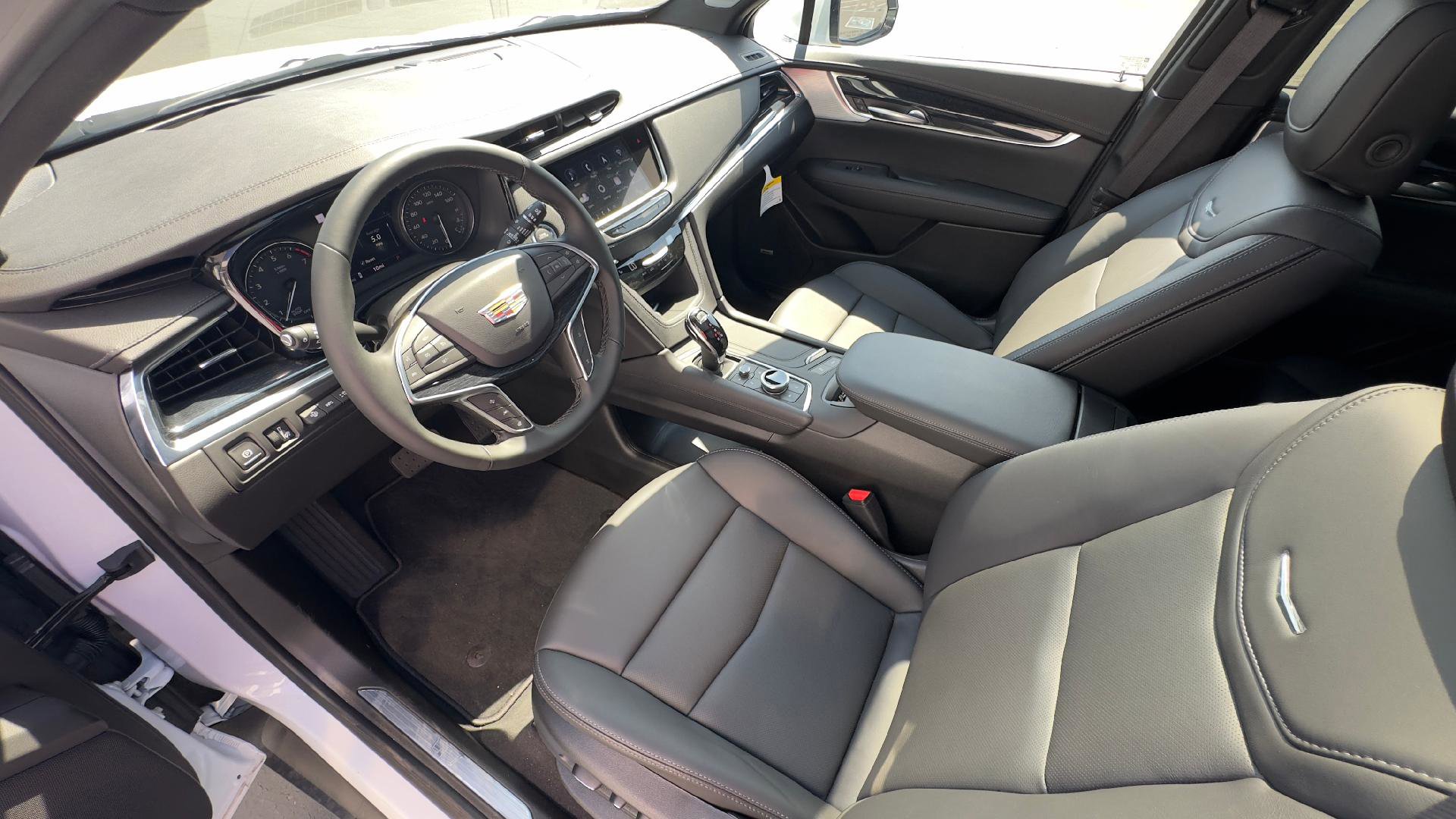 New 2025 Cadillac XT5 Premium Luxury w/ Technology Package image 11