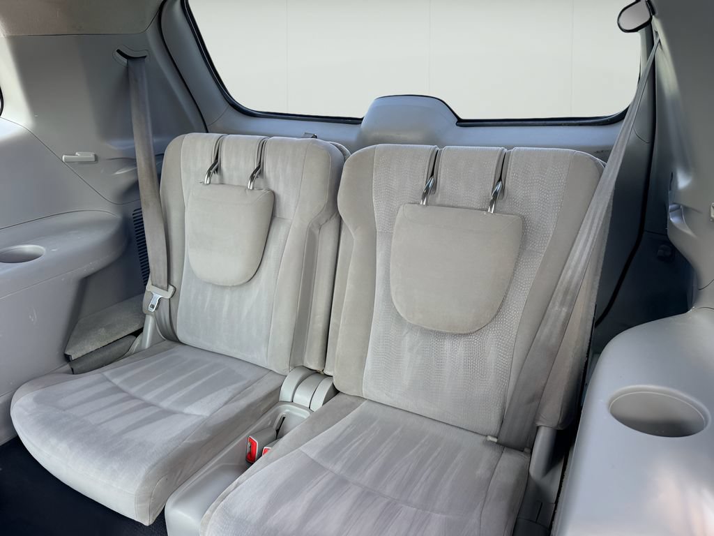 Used 2013 Toyota Highlander FWD image 11