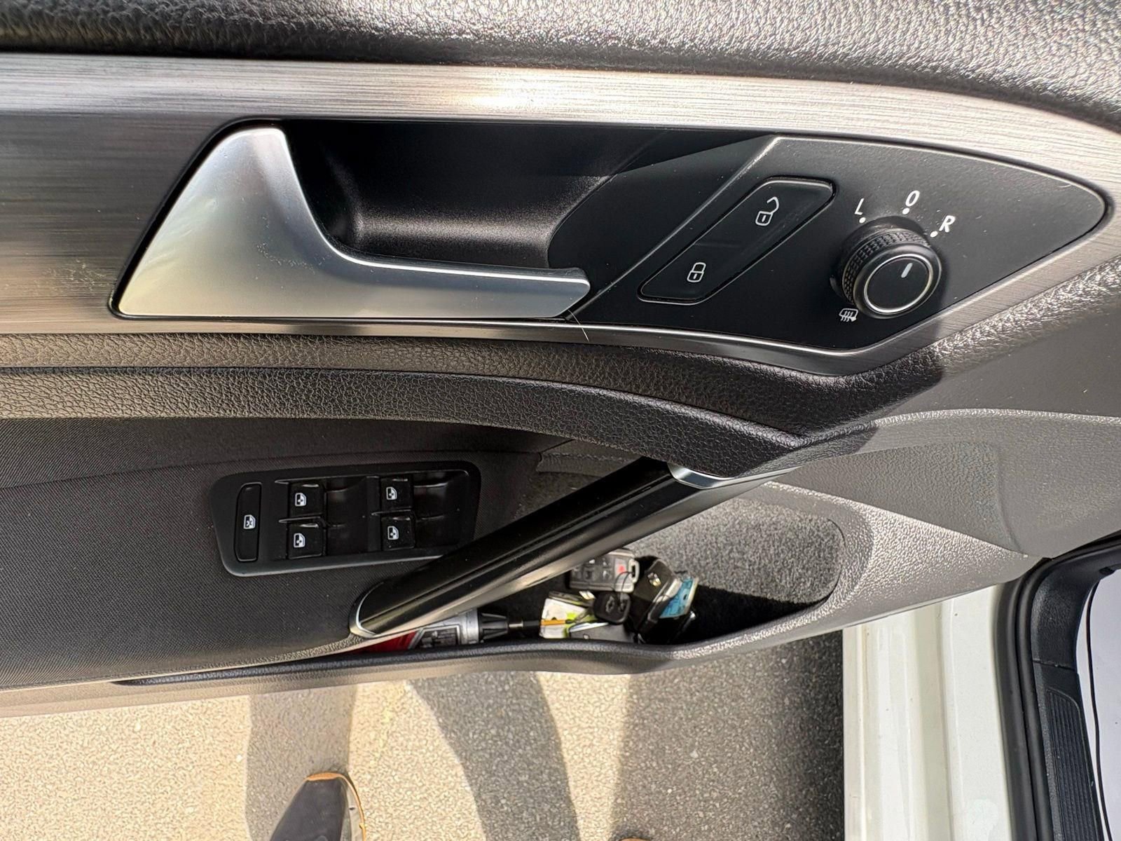 Used 2019 Volkswagen Golf S image 15