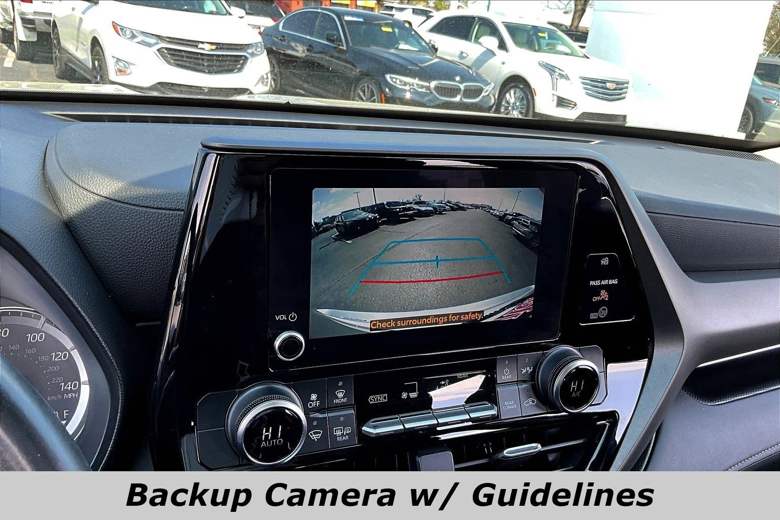 Used 2023 Toyota Highlander LE image 14