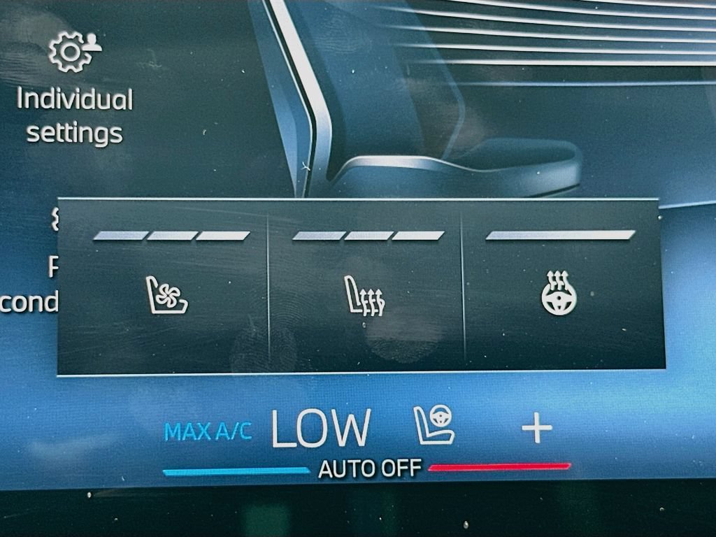 Used 2026 BMW X5 xDrive50e w/ M Sport Package AWD/4WD image 21