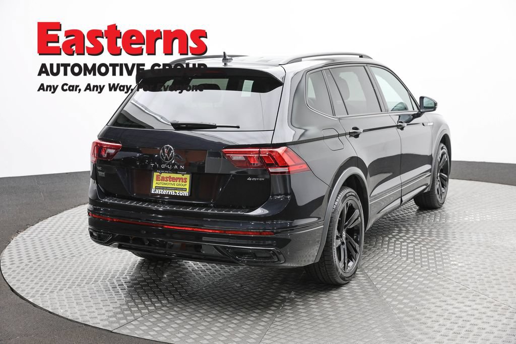 Used 2024 Volkswagen Tiguan SE R-Line AWD/4WD image 3