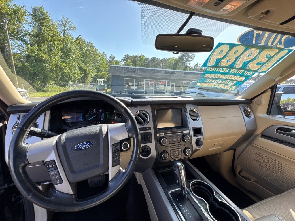 Used 2017 Ford Expedition Limited RWD image 15