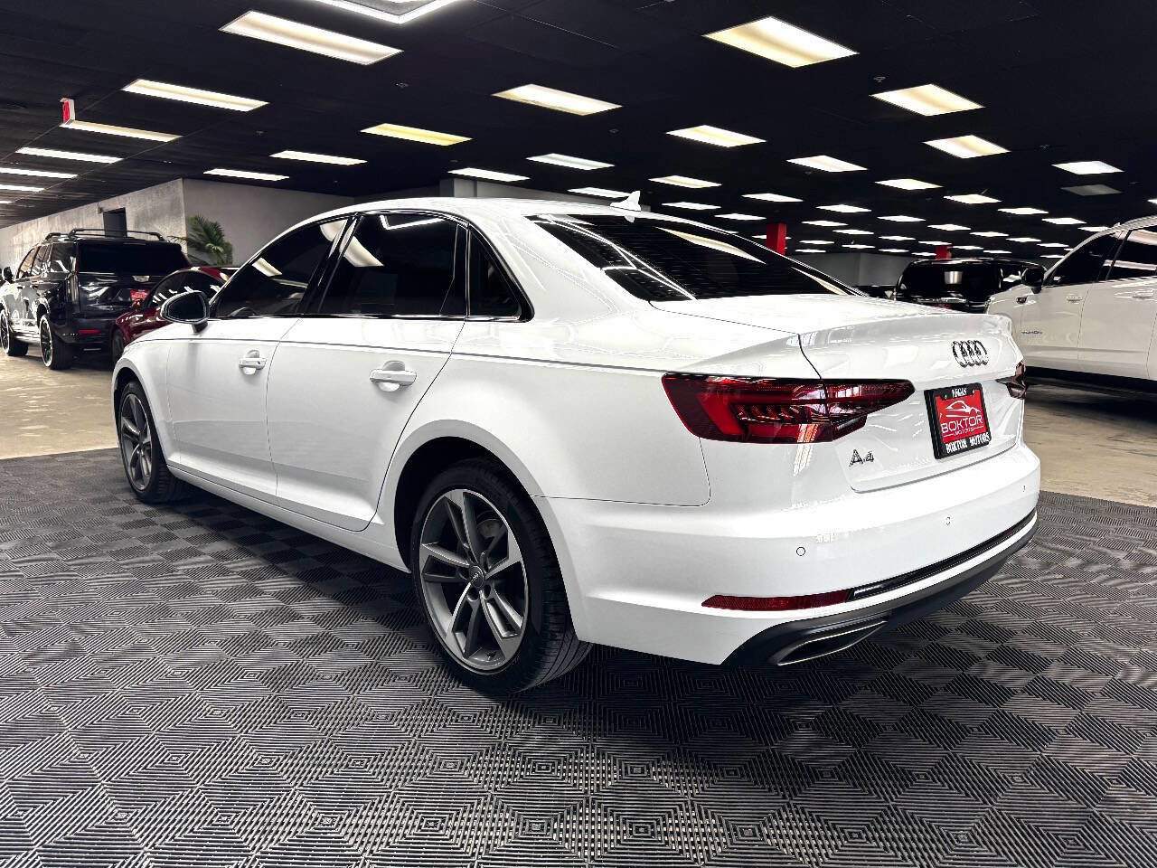Used 2019 Audi A4 2.0T Premium image 9