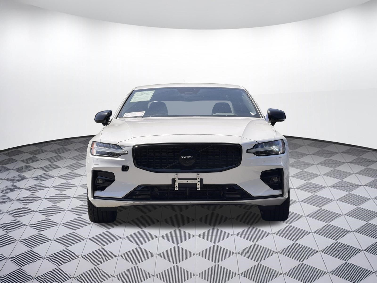 Used 2024 Volvo S60 B5 Plus w/ Climate Package FWD image 6