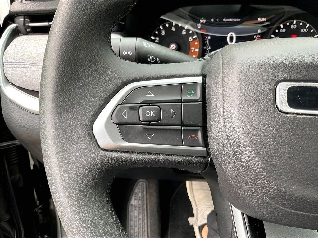 Used 2024 Jeep Compass Latitude AWD/4WD image 23