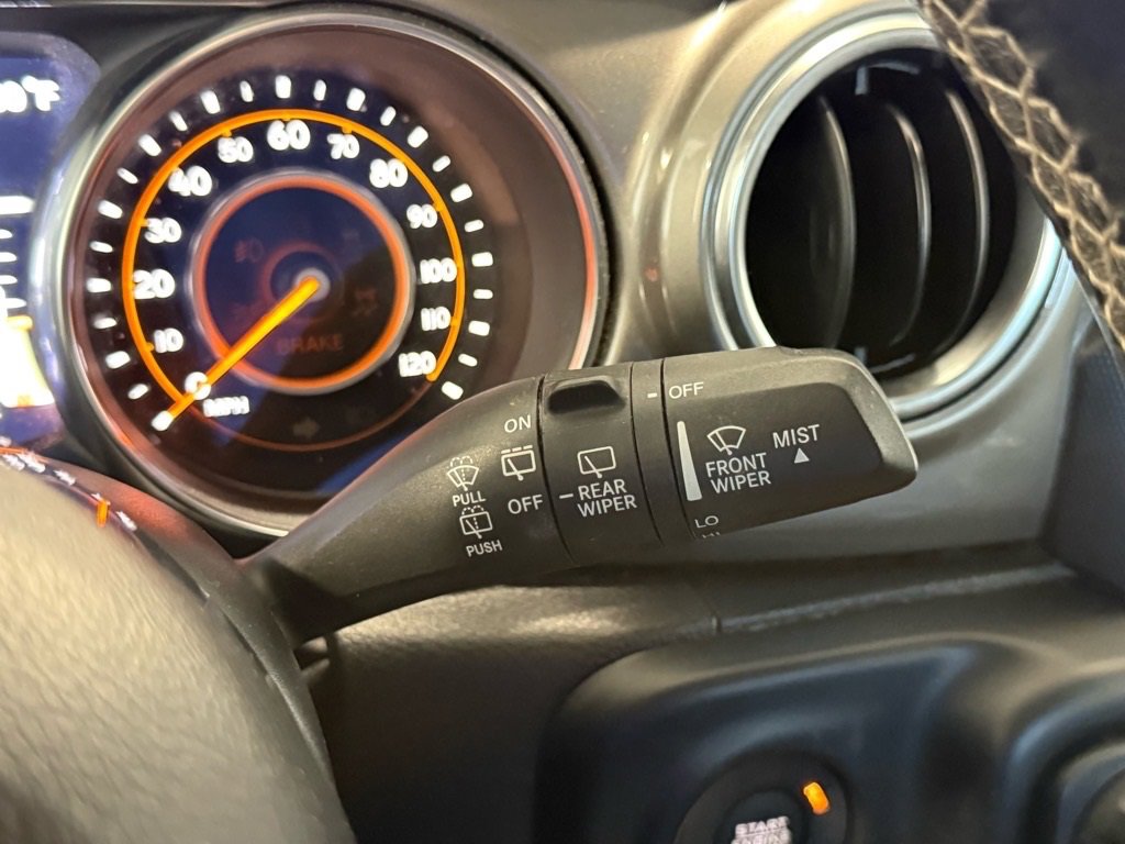 Used 2020 Jeep Wrangler Unlimited Sahara image 22