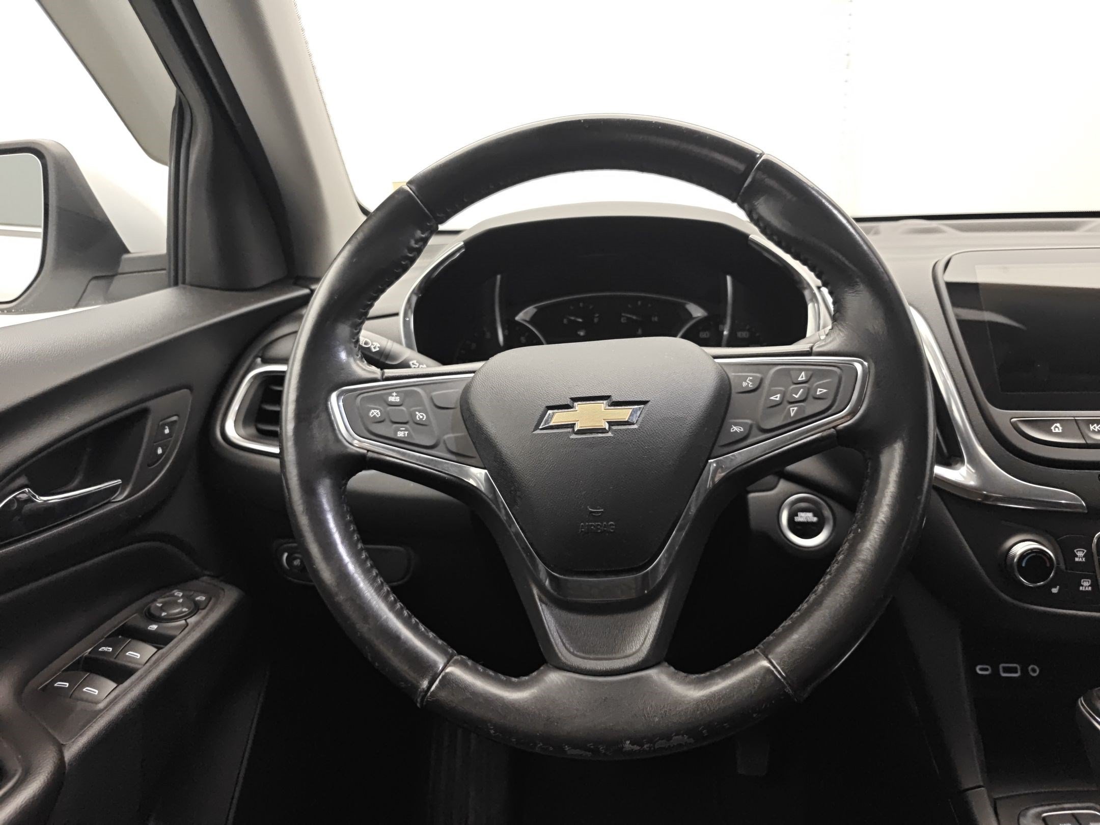 Certified 2019 Chevrolet Equinox LT w/ Sun & Navigation Package AWD/4WD image 11