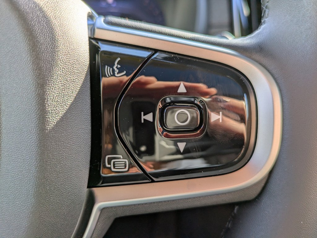 New 2026 Volvo XC90 B6 Plus w/ Protection Package Premier AWD/4WD image 25