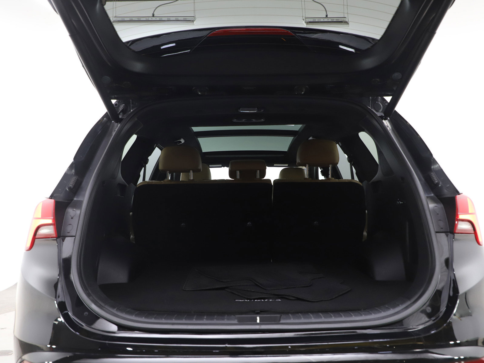 Used 2023 Hyundai Santa Fe Calligraphy w/ Cargo Package image 17