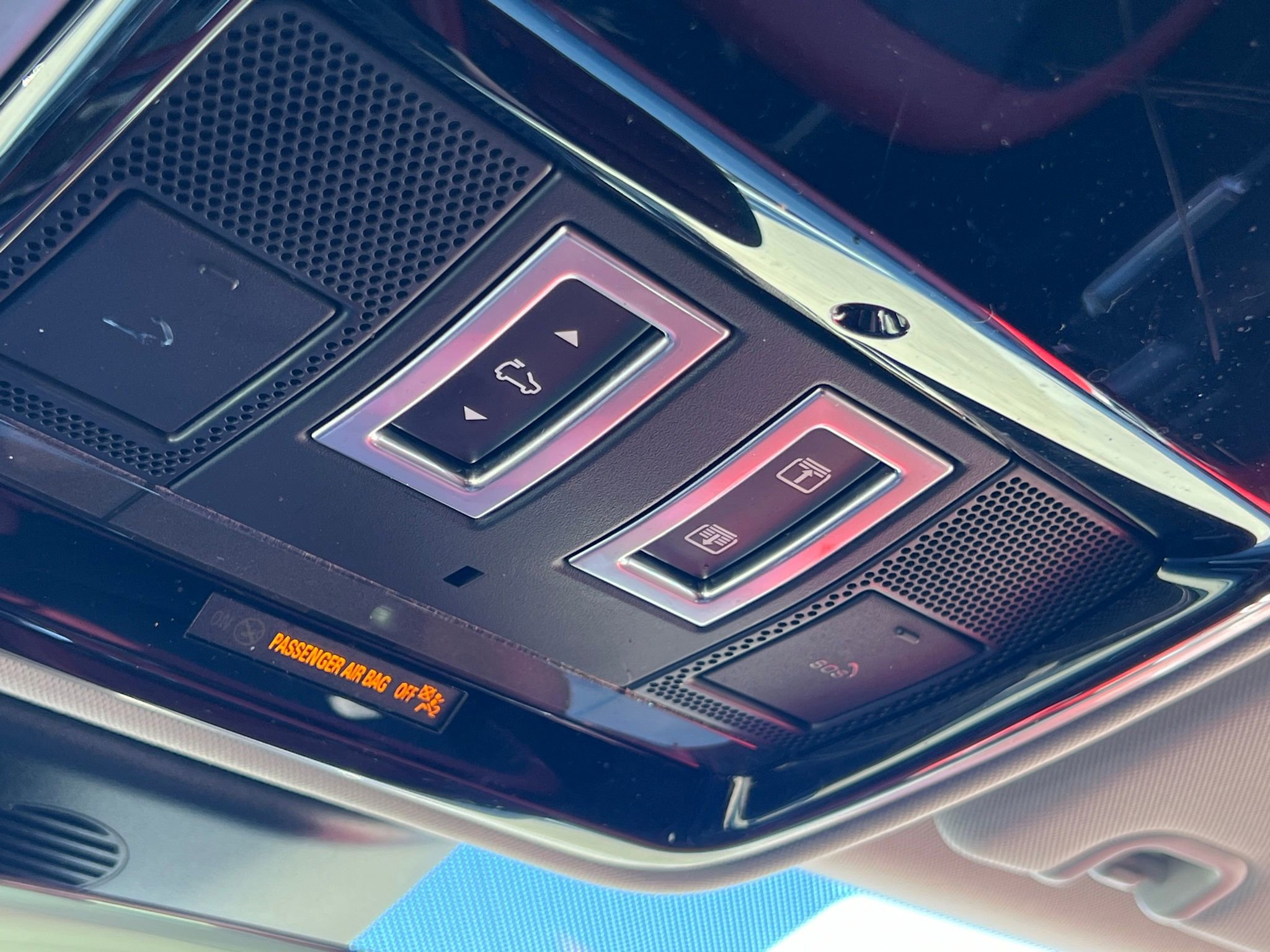 Used 2020 Land Rover Range Rover Sport HST image 32