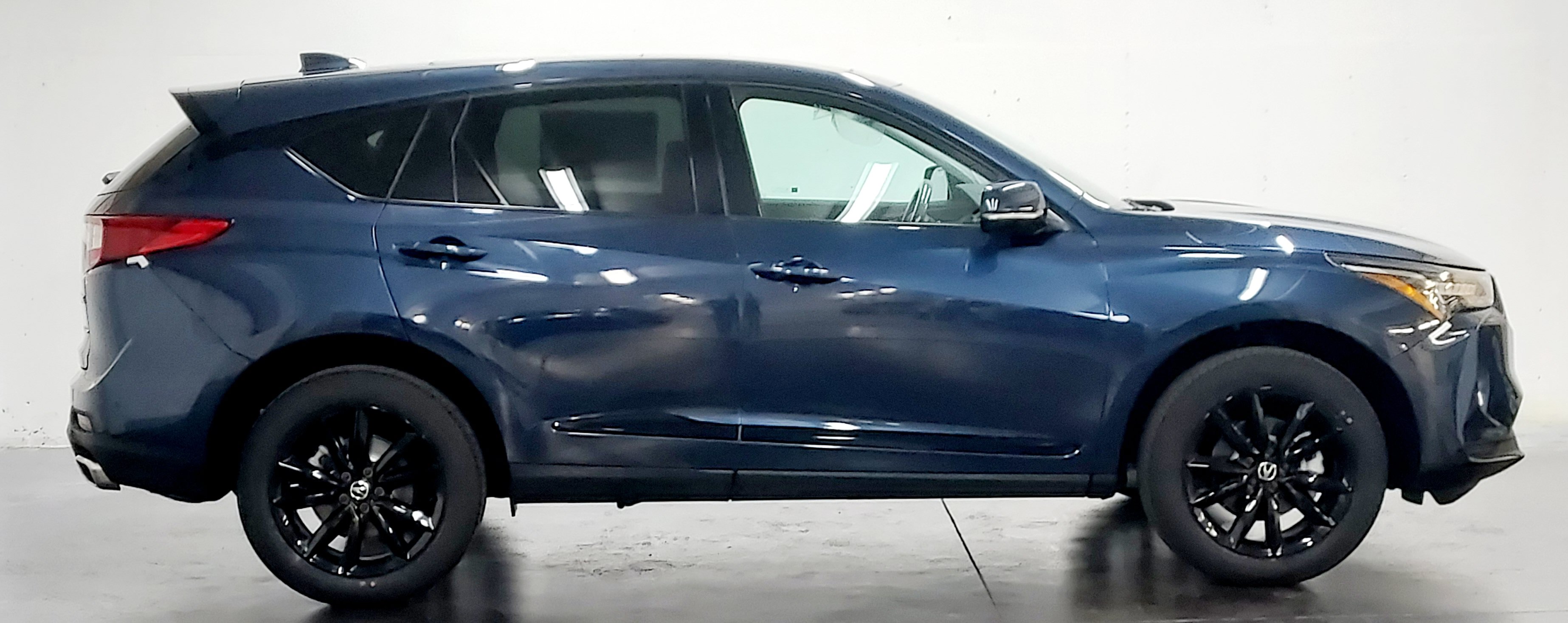 New 2026 Acura RDX SH-AWD image 3