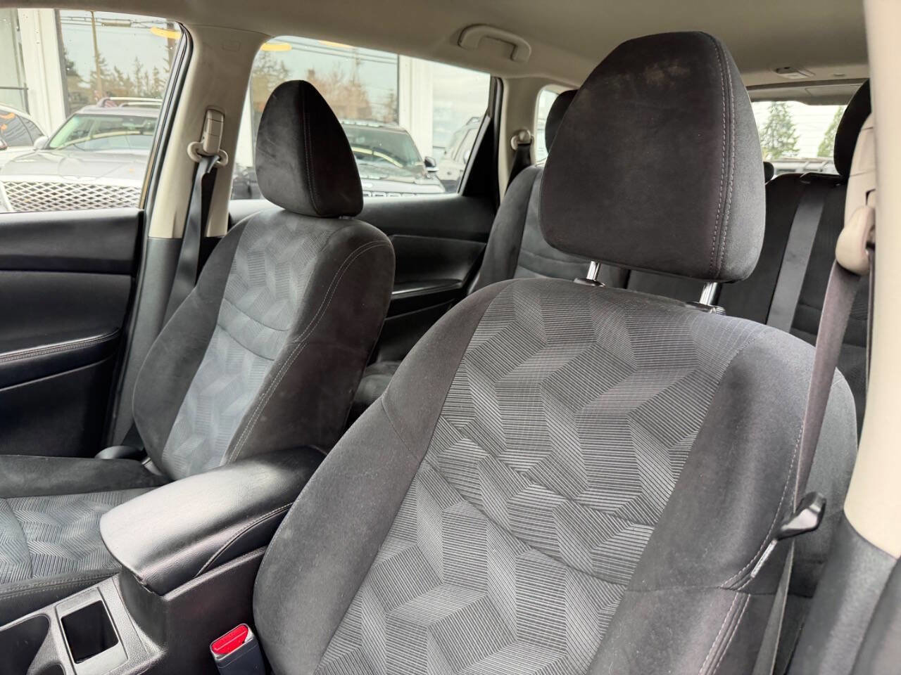 Used 2014 Nissan Rogue S image 35