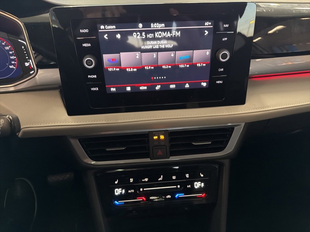 Used 2025 Volkswagen Taos SEL image 10