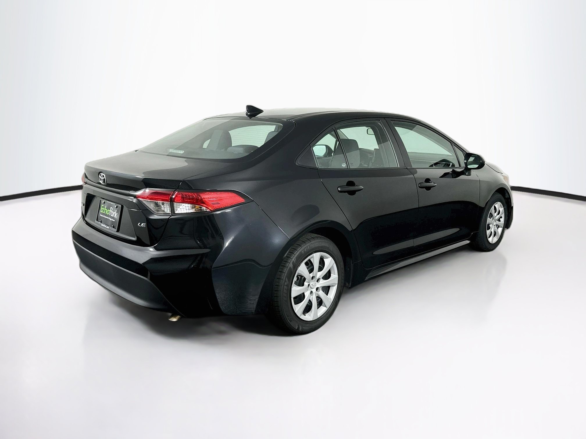 Used 2025 Toyota Corolla LE FWD image 9