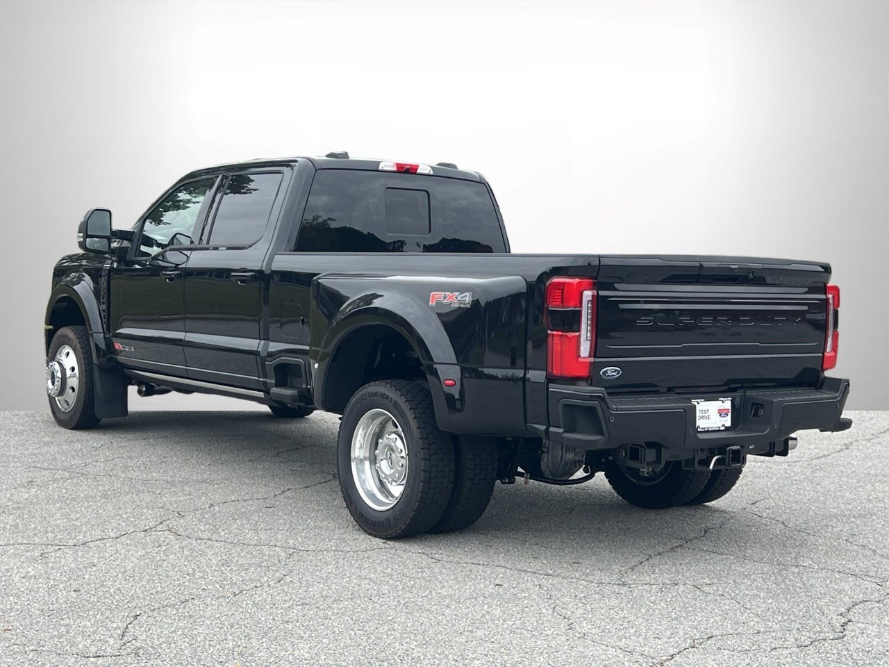 New 2026 Ford F450 Platinum w/ FX4 Off-Road Package AWD/4WD image 26