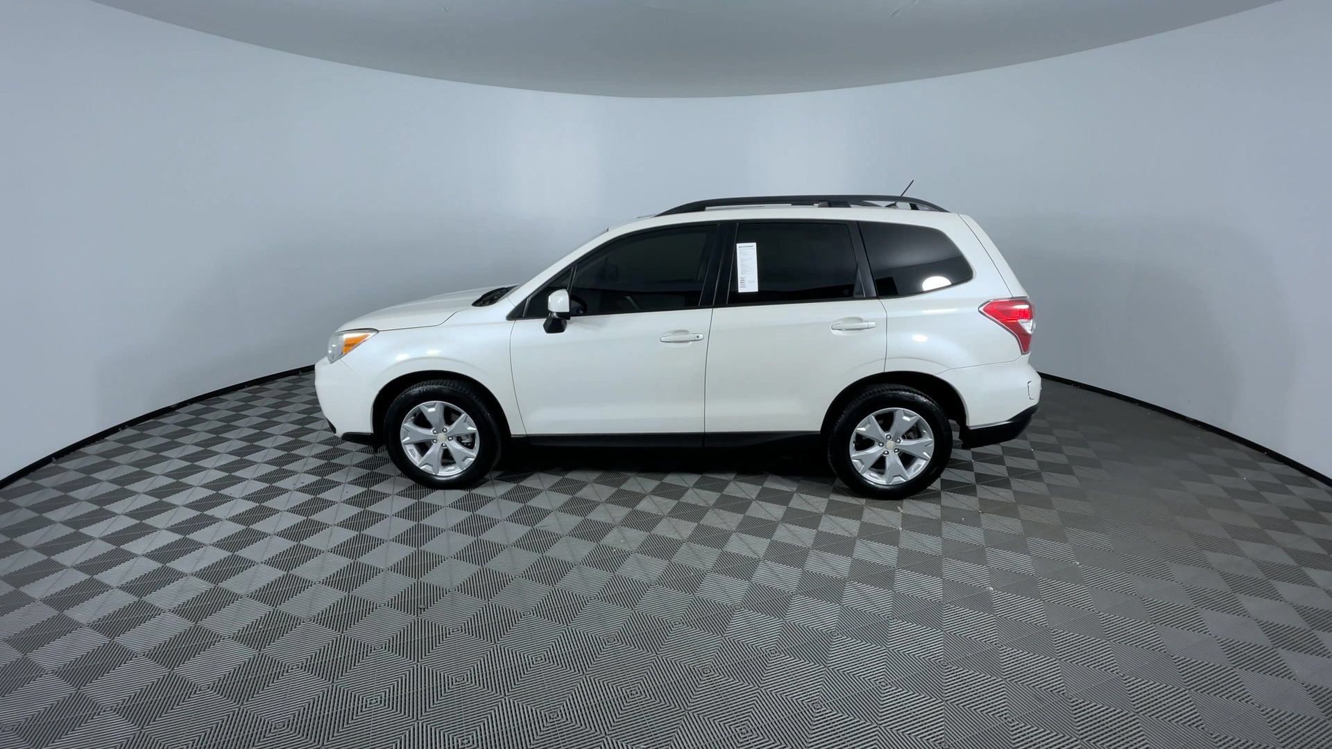 Used 2015 Subaru Forester 2.5i Premium w/ All-Weather Package AWD/4WD image 6
