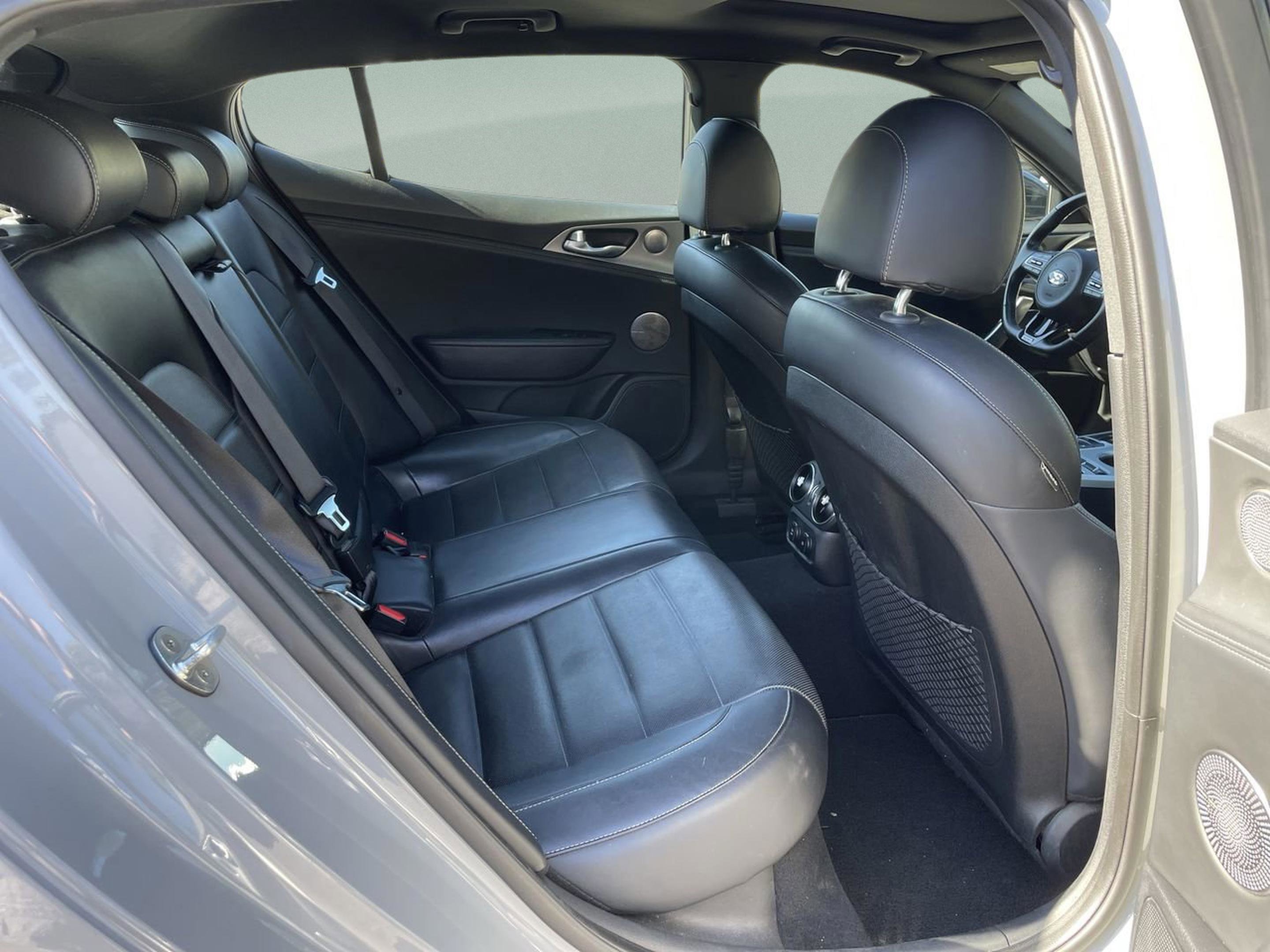 Used 2019 Kia Stinger GT2 image 17