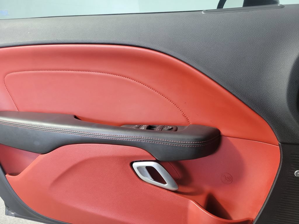 Used 2015 Dodge Challenger R/T Plus RWD image 18