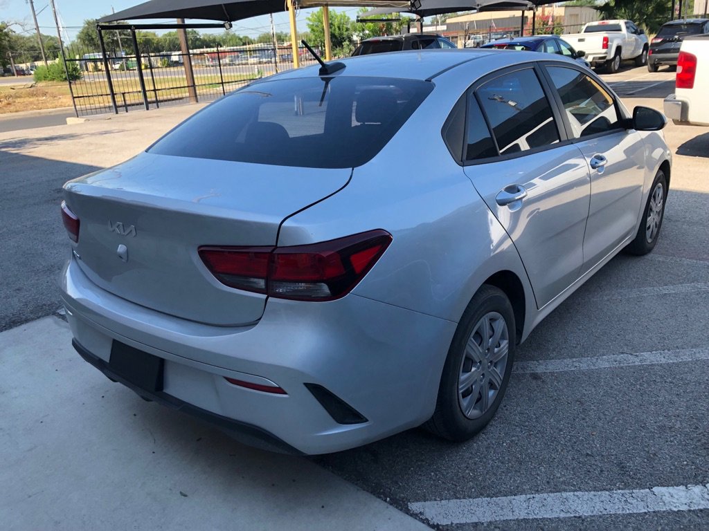 Used 2023 Kia Rio LX image 3