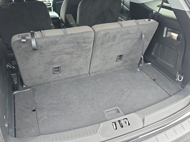 Certified 2024 Ford Explorer XLT RWD image 8
